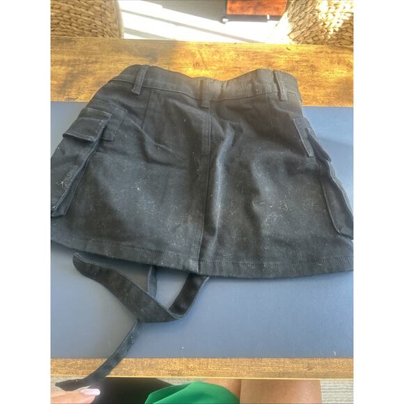 Elleven High Stretch Low Waist Denim Cargo Mini Skirt - Black - Size XS - Picture 10 of 11